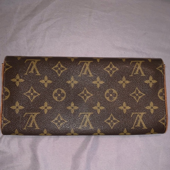 LOUIS VUITTON TWIN POCHETTE GM MONOGRAM - Picture 3 of 12